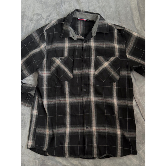 Tommy Hilfiger USA Plaid Button Up Relaxed Fit Poplin Shirt Size Medium - Picture 3 of 4